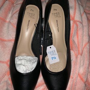 Black pumps [SIZE 7 or 7.5]